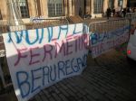 Sylvie Andrieux soutient les manifestants contre la fermeture de la clinique Beauregard.